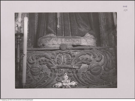 Vorderseite von Guido, Giovanni, Lecce [https://www.deutsche-digitale-bibliothek.de/content/lizenzen/rv-ez/] Heiliger Antonius von Padua - Detail: Sockel, bh606372_recto. Foto.