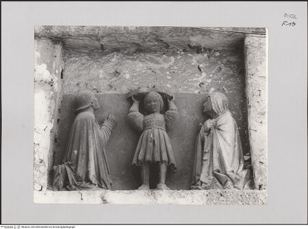 Vorderseite von unbekannt [https://www.deutsche-digitale-bibliothek.de/content/lizenzen/rv-fz/] Stifterfamilie - , bh606387_recto. Foto.