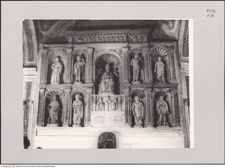 Vorderseite von Guido, Giovanni, Lecce [https://www.deutsche-digitale-bibliothek.de/content/lizenzen/rv-fz/] Altar - Gesamtansicht, bh606395_recto. Foto.