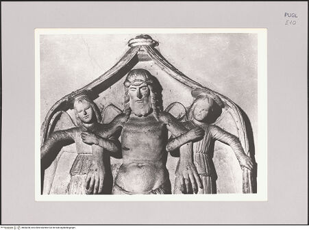 Vorderseite von Archivio Fotografico della Soprintendenza, Bari [https://www.deutsche-digitale-bibliothek.de/content/lizenzen/rv-ez/] Toter Christus, gehalten von zwei Engeln, flankiert von zwei Figuren - Christus, gehalten von zwei Engeln, bh606398_recto. Foto.
