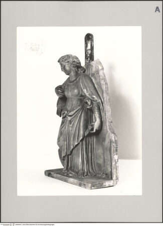 Vorderseite von Soprintendenza ai Beni Artistici e Storici di Modena [https://www.deutsche-digitale-bibliothek.de/content/lizenzen/rv-ez/] Heilige Katharina - Dreiviertelansicht von rechts, bh606441_recto. Foto.