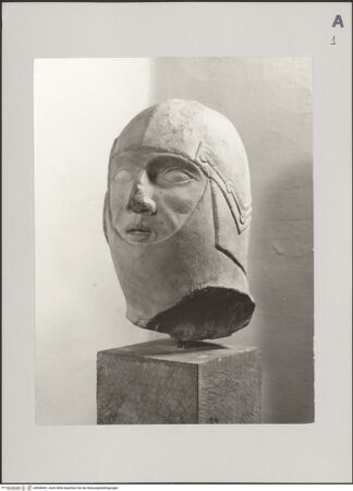 Vorderseite von (Bibliotheca Hertziana) [https://www.deutsche-digitale-bibliothek.de/content/lizenzen/rv-ez/] Kopf eines Kriegers - , bh606461_recto. Foto.