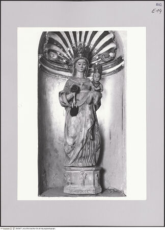 Vorderseite von unbekannt [https://www.deutsche-digitale-bibliothek.de/content/lizenzen/rv-ez/] Maria mit Kind - Gesamtansicht, bh606671_recto. Foto.