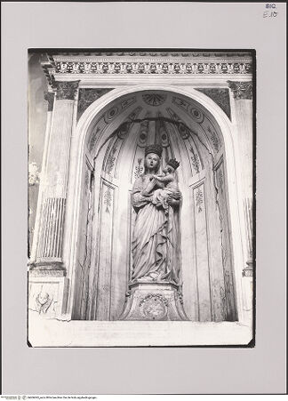 Vorderseite von Sopr. Gallerie Sicilia PA [https://www.deutsche-digitale-bibliothek.de/content/lizenzen/rv-ez/] Madonna - Gesamtansicht: Madonna in Nische (vor 1943?), bh606695_recto. Foto.
