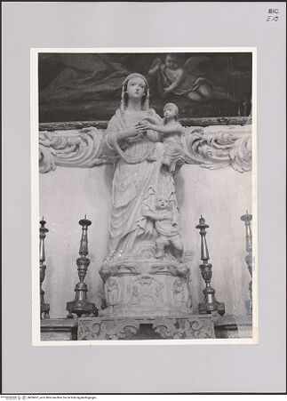 Vorderseite von Sopr. Gallerie Sicilia PA [https://www.deutsche-digitale-bibliothek.de/content/lizenzen/rv-ez/] Madonna del Soccorso (Madonna della Grotta; Sockel: die Anbetung des Christuskindes) - Gesamtansicht, bh606697_recto. Foto.