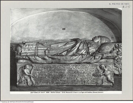 Vorderseite von Alinari [https://www.deutsche-digitale-bibliothek.de/content/lizenzen/rv-ez/] Grabmonument Papst Paul II.Sarkophag und Gisant - Sarkophag und Gisant, bh606706_recto. Foto.