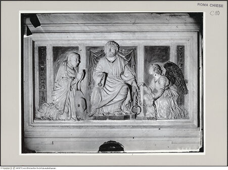 Vorderseite von ICCD [https://www.deutsche-digitale-bibliothek.de/content/lizenzen/rv-ez/] Grabmal des Nikolaus von Kues: Heiliger Petrus mit Nikolaus von Kues (Cusanus) und Engel - , bh606715_recto. Foto.