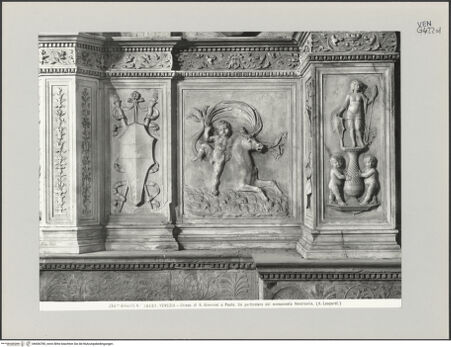 Vorderseite von Alinari [https://www.deutsche-digitale-bibliothek.de/content/lizenzen/rv-ez/] Grabmonument des Dogen Andrea VendraminSockelreliefs mit Putti und Seeungeheuern - Detail: Linke Reliefs, bh606785_recto. Foto.