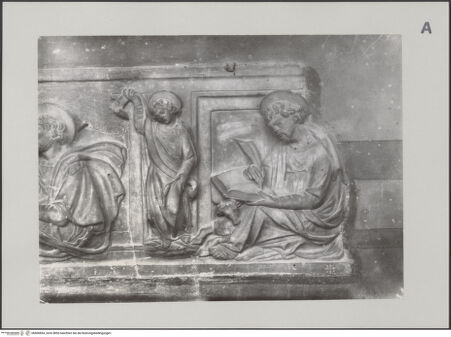 Vorderseite von Sopr. Gall. Firenze [https://www.deutsche-digitale-bibliothek.de/content/lizenzen/rv-ez/] Predella mit Evangelisten und ProphetenEvangelistenfiguren - Lukas und Prophet, bh606854_recto. Foto.