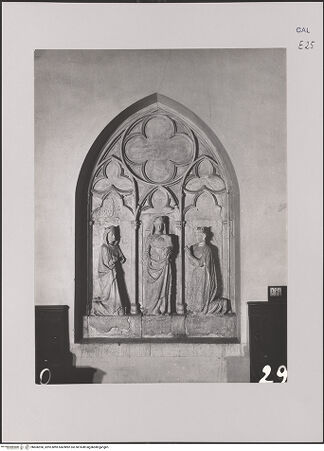 Vorderseite von unbekannt [https://www.deutsche-digitale-bibliothek.de/content/lizenzen/rv-fz/] Grabmal der Isabella von Aragón - Gesamtansicht, bh606950_recto. Foto.