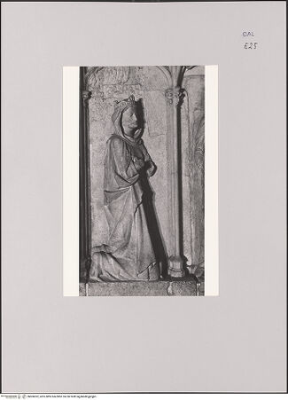 Vorderseite von unbekannt [https://www.deutsche-digitale-bibliothek.de/content/lizenzen/rv-fz/] Grabmal der Isabella von Aragón - Detail: Isabella von Aragón, bh606952_recto. Foto.