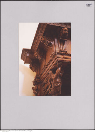 Vorderseite von unbekannt [https://www.deutsche-digitale-bibliothek.de/content/lizenzen/rv-ez/] Stuhl des Priors mit dem heiligen Lorenz - Detail, bh607474_recto. Foto.