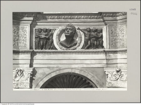 Vorderseite von Alinari [https://www.deutsche-digitale-bibliothek.de/content/lizenzen/rv-ez/] Puttenszenen und acht umkränzte Tondi mit figürlichen Büsten - Detail, bh607542_recto. Foto.