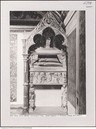 Vorderseite von Alinari [https://www.deutsche-digitale-bibliothek.de/content/lizenzen/rv-ez/] Grabmal der Agnes und Klementia von Anjou-Durazzo - Gesamtansicht, bh607823_recto. Foto.