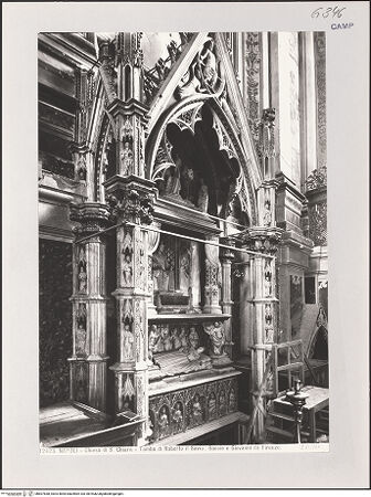 Vorderseite von Alinari [https://www.deutsche-digitale-bibliothek.de/content/lizenzen/rv-ez/] Grabmal des Königs Robert I. - Seitenansicht von links, bh607838_recto. Foto.