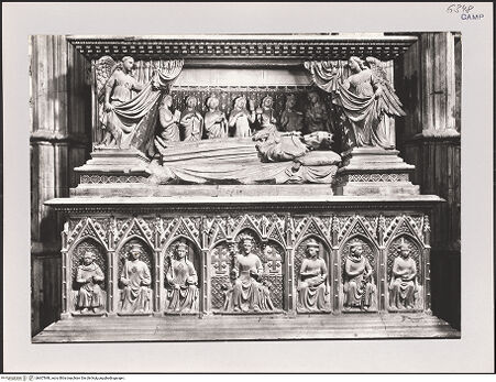 Vorderseite von Alinari [https://www.deutsche-digitale-bibliothek.de/content/lizenzen/rv-ez/] Grabmal des Königs Robert I.Untere Hälfte: Karyatiden, Sarkophag und Grabkammer - Sarkophag und Grabkammer, bh607848_recto. Foto.