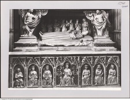 Vorderseite von Alinari [https://www.deutsche-digitale-bibliothek.de/content/lizenzen/rv-ez/] Grabmal des Königs Robert I.Untere Hälfte: Karyatiden, Sarkophag und Grabkammer - Sarkophag und Grabkammer, bh607849_recto. Foto.