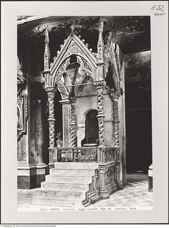 Vorderseite von Alinari [https://www.deutsche-digitale-bibliothek.de/content/lizenzen/rv-ez/] Kathedra - Seitenansicht von rechts, bh607853_recto. Foto.