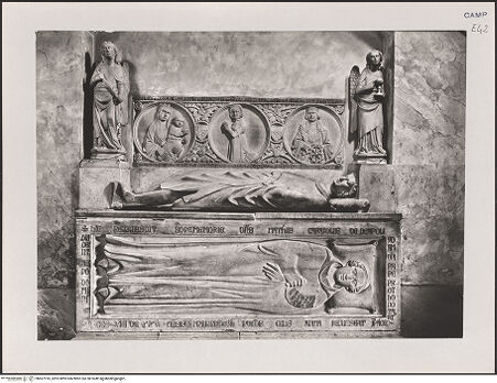 Vorderseite von Alinari [https://www.deutsche-digitale-bibliothek.de/content/lizenzen/rv-ez/] Grabmäler der Familie Caracciolo - Gesamtansicht, bh607910_recto. Foto.