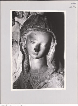 Vorderseite von Sopr. Gall. Napoli [https://www.deutsche-digitale-bibliothek.de/content/lizenzen/rv-ez/] Kopie nach der Madonna von Trapani - Detail: Kopf, bh607919_recto. Foto.