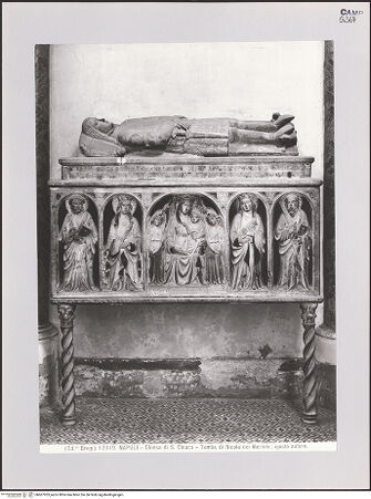 Vorderseite von Alinari [https://www.deutsche-digitale-bibliothek.de/content/lizenzen/rv-ez/] Grabmal des Nicola Merloto (gest. 1358) - Gesamtansicht (vor 1943), bh607953_recto. Foto.