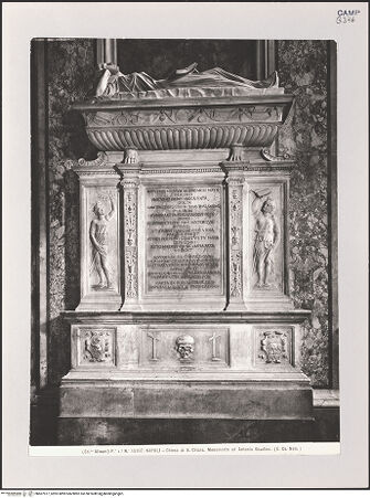 Vorderseite von Alinari [https://www.deutsche-digitale-bibliothek.de/content/lizenzen/rv-ez/] Grabmal der Antonia Gaudino - Gesamtansicht, bh607977_recto. Foto.