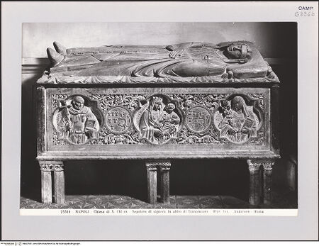 Vorderseite von Alinari [https://www.deutsche-digitale-bibliothek.de/content/lizenzen/rv-ez/] Grabmal einer Frau im Habit der Klarissen (Andrea Acciaiuoli?) - Gesamtansicht (vor 1933), bh607981_recto. Foto.