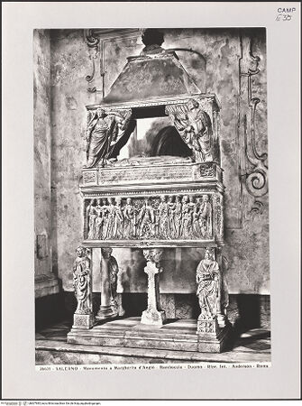 Vorderseite von Alinari [https://www.deutsche-digitale-bibliothek.de/content/lizenzen/rv-ez/] Grabmonument der Königin Margherita von Anjou Durazzo - , bh607985_recto. Foto.