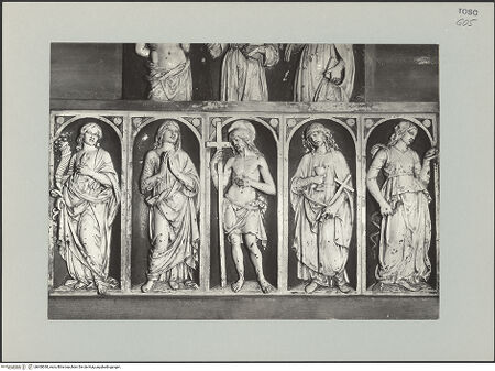 Vorderseite von Soprintendenza alle Gallerie  Firenze [https://www.deutsche-digitale-bibliothek.de/content/lizenzen/rv-ez/] Altarretabel mit Christus und Heiligen - Detail: die mittleren fünf Nischenfiguren., bh608040_recto. Foto.