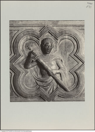 Vorderseite von ICCD [https://www.deutsche-digitale-bibliothek.de/content/lizenzen/rv-ez/] Taufbecken - Detail: Vierpass-Ornament mit der Personifikation der Temperantia, bh608043_recto. Foto.