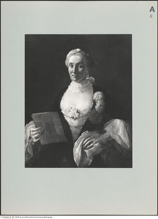 Vorderseite von Knightsbridge Studios [https://www.deutsche-digitale-bibliothek.de/content/lizenzen/rv-ez/] Bildnis einer Dame (Elena Avaliz?) - Gesamtansicht, bh608119_recto. Foto: Vala, Leo.
