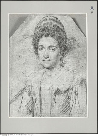 Vorderseite von unbekannt [https://www.deutsche-digitale-bibliothek.de/content/lizenzen/rv-fz/] Porträt einer Dame - , bh608180_recto. Foto.