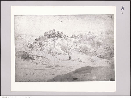 Vorderseite von unbekannt [https://www.deutsche-digitale-bibliothek.de/content/lizenzen/rv-ez/] Landschaft mit befestigtem Dorf auf einem Hügel - , bh608267_recto. Foto: Feist, Thomas?.