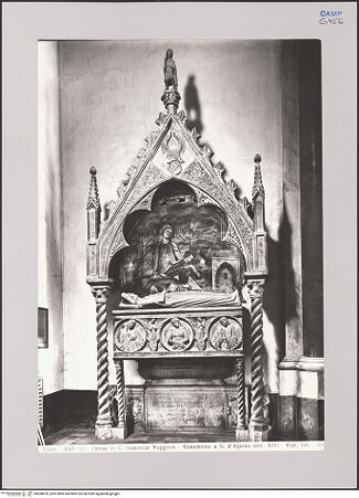 Vorderseite von Alinari [https://www.deutsche-digitale-bibliothek.de/content/lizenzen/rv-ez/] Grabmal der Giovanna d'Aquino (gest. 1347) - Gesamtansicht, bh608478_recto. Foto.