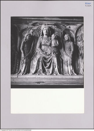 Vorderseite von Bibliotheca Hertziana [https://www.deutsche-digitale-bibliothek.de/content/lizenzen/rv-ez/] Grabmal der Maria von DurazzoMadonna mit Heiligen; Verkündigung - Sarkophag, Detail: Madonna, bh608493_recto. Foto.