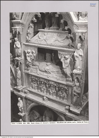 Vorderseite von Alinari [https://www.deutsche-digitale-bibliothek.de/content/lizenzen/rv-ez/] Grabmal des Königs Ladislaus (gest. 1414)Bogen, Grabkammer und Sarkophag - Gesamtansicht von oben, bh608515_recto. Foto.