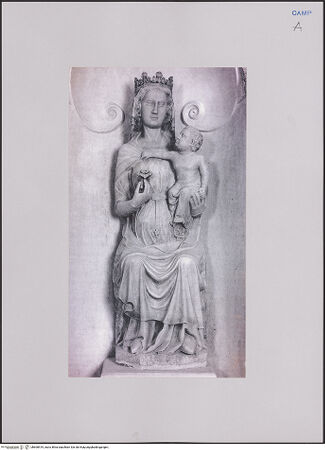 Vorderseite von unbekannt [https://www.deutsche-digitale-bibliothek.de/content/lizenzen/rv-fz/] Madonna - Frontalansicht, bh608519_recto. Foto.