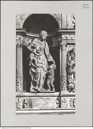 Vorderseite von Alinari [https://www.deutsche-digitale-bibliothek.de/content/lizenzen/rv-ez/] Marienaltar (Altar der Familie Ligorio) - Detail: Maria, Jesuskind und Johannesknabe, bh608541_recto. Foto.