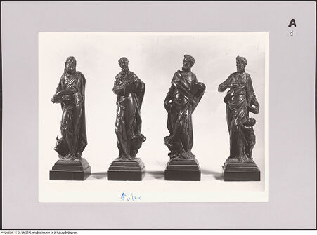 Vorderseite von Soprintendenza Gallerie - Napoli [https://www.deutsche-digitale-bibliothek.de/content/lizenzen/rv-ez/] Die vier Evangelisten - Gesamtansicht, bh608542_recto. Foto.