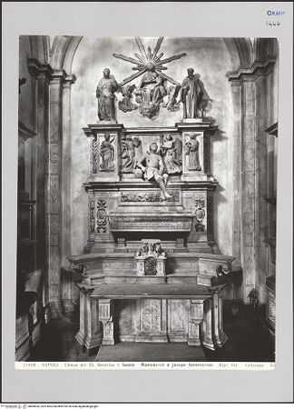 Vorderseite von Alinari [https://www.deutsche-digitale-bibliothek.de/content/lizenzen/rv-ez/] Grabmal des Jacopo Sanseverino - Gesamtansicht, bh608550_recto. Foto.