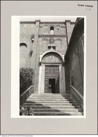 Vorderseite von Bibliotheca Hertziana [https://www.deutsche-digitale-bibliothek.de/content/lizenzen/rv-fz/] Santa Maria in AracoeliRechte Seitenfront - Seitenportal, bh610053_recto. Foto: Güthlein, Klaus.