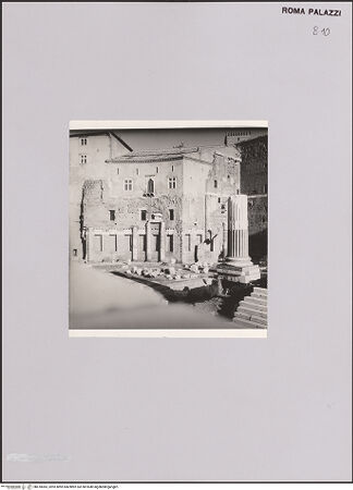 Vorderseite von Bibliotheca Hertziana [https://www.deutsche-digitale-bibliothek.de/content/lizenzen/rv-fz/] Casa dei Cavalieri di Rodi - Ansicht auf Seite des Augustus-Forums, bh610083_recto. Foto: Zander, Giuseppe?.