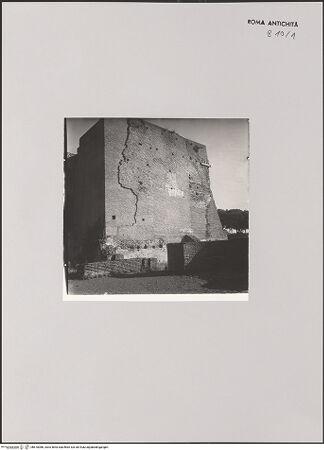 Vorderseite von Bibliotheca Hertziana [https://www.deutsche-digitale-bibliothek.de/content/lizenzen/rv-fz/] PalatinDomus Augusti - Ziegelbau oberhalb des Stadio Palatino, bh610086_recto. Foto: Zander, Giuseppe?.