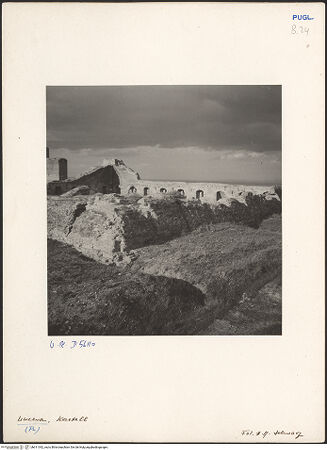 Vorderseite von Bibliotheca Hertziana [https://www.deutsche-digitale-bibliothek.de/content/lizenzen/rv-fz/] Fortezza AngioinaPalast Friedrichs II. - Ansicht von Süden, bh611342_recto. Foto: Schwarz, Heinrich Mathias.