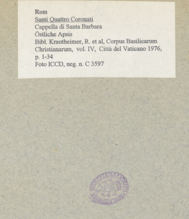 Rückseite von ICCD [https://www.deutsche-digitale-bibliothek.de/content/lizenzen/rv-fz/] Santi Quattro CoronatiInneresCappella di Santa Barbara - Östliche Apsis, bh014814_recto. Foto.