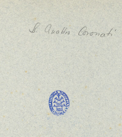 Rückseite von Moscioni, Rom [https://www.deutsche-digitale-bibliothek.de/content/lizenzen/rv-ez/] Santi Quattro CoronatiInneres - Ausschnitt: Ornamentfriese über der Arkatur, bh014858_recto. Foto.