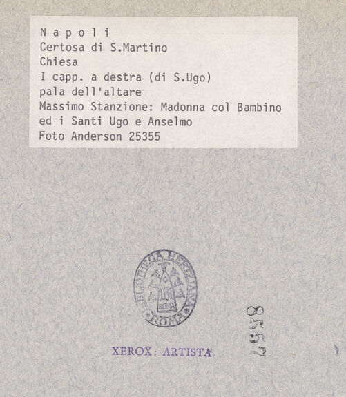 Rückseite von Alinari [https://www.deutsche-digitale-bibliothek.de/content/lizenzen/rv-ez/] Madonna zwischen den heiligen Hugo und Anthelmus - Gesamtansicht, bh026272_recto. Foto.