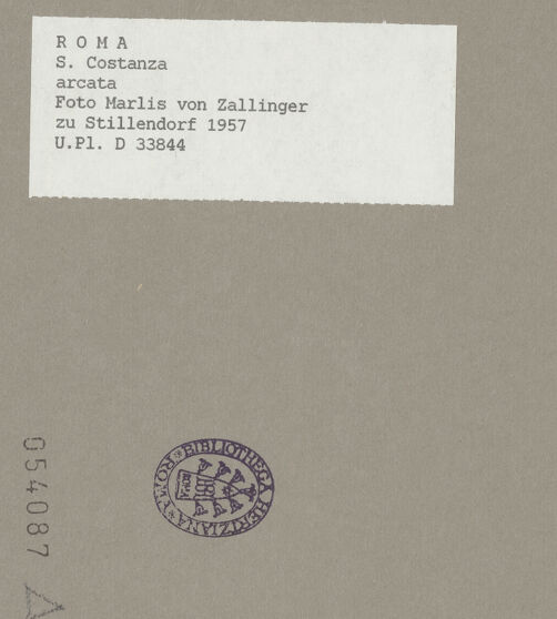 Rückseite von Bibliotheca Hertziana [https://www.deutsche-digitale-bibliothek.de/content/lizenzen/rv-fz/] Mausoleo di Santa CostanzaInnenraum - Bogenstellung, bh054087_recto. Foto: Zallinger zu Stillendorf, Marlies von.