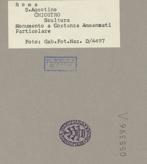 Rückseite von ICCD [https://www.deutsche-digitale-bibliothek.de/content/lizenzen/rv-ez/] Grabmal der Costanza Ammanati-Piccolomini (+1477)Prunkbett mit Inschrifttafel und Liegefigur - Gesamtansicht, bh055396_recto. Foto.