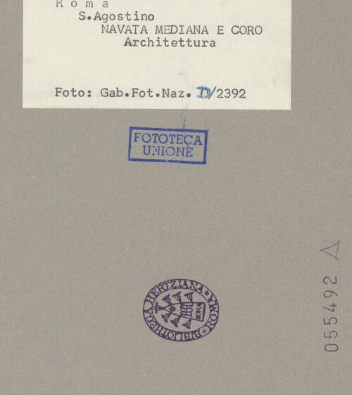 Rückseite von ICCD [https://www.deutsche-digitale-bibliothek.de/content/lizenzen/rv-ez/] Sant'Agostino - Blick Richtung Altar, bh055492_recto. Foto.